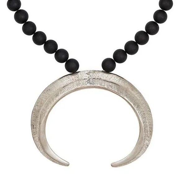 BOARS TUSK PENDNAT NECKLACE - ALPACA (LARGE/SHINY)