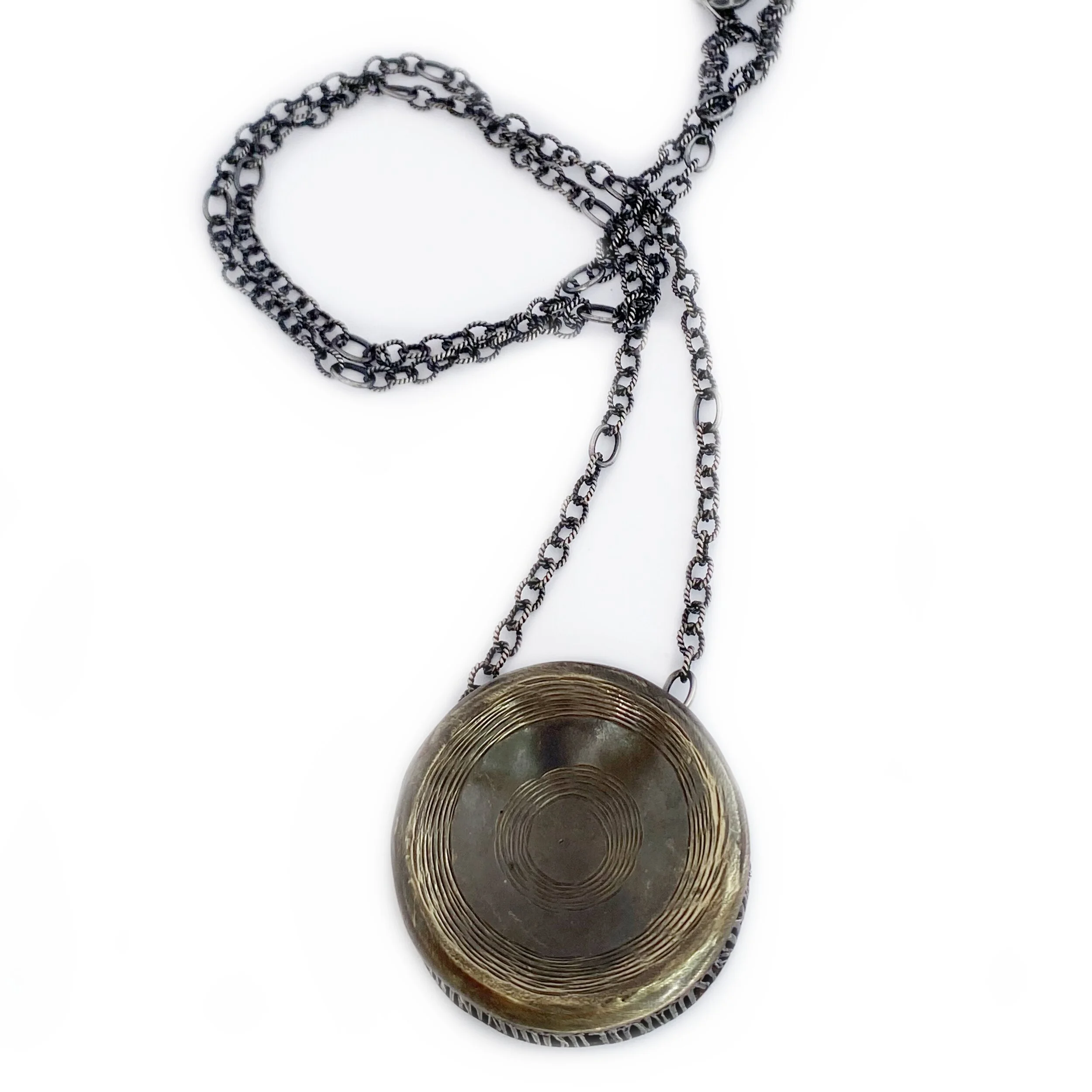 SHARK VERTEBREA NECKLACE - ALPACA (35' STERLING SILVER CHAIN)