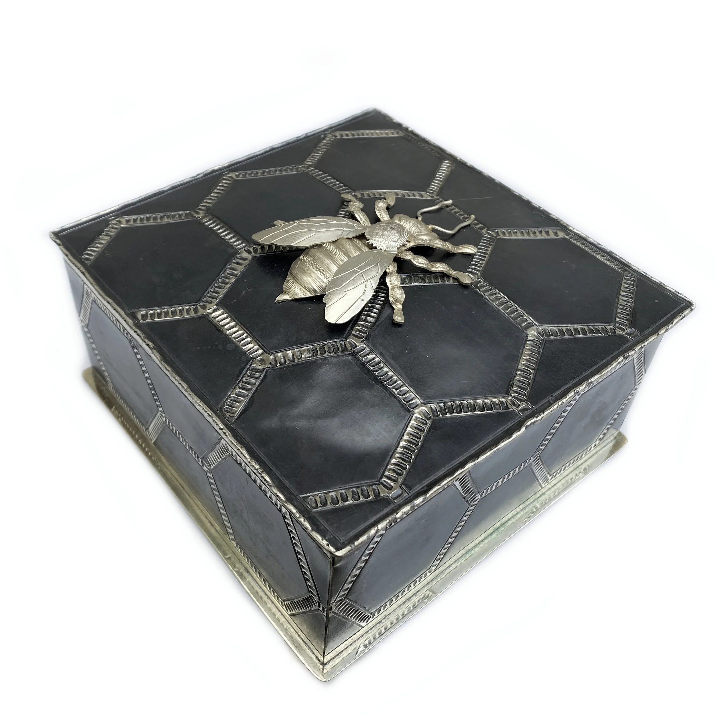 BEE KEEPSAKE BOX- ALPACA