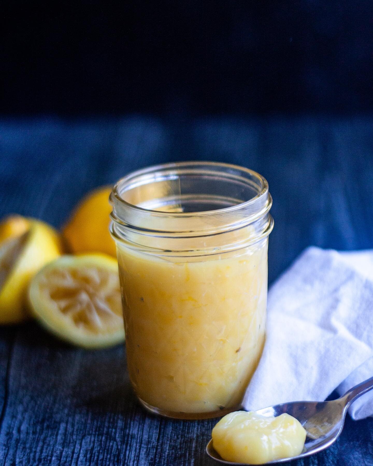 Happy First Day of Spring🌼! I want to usher in spring with a dose of lemony goodness. This versatile Lemon Curd recipe does the trick. Pour it in tarts, use it for thumbprint cookies, spread it on biscuits. It even freezes well! How are you welcomin