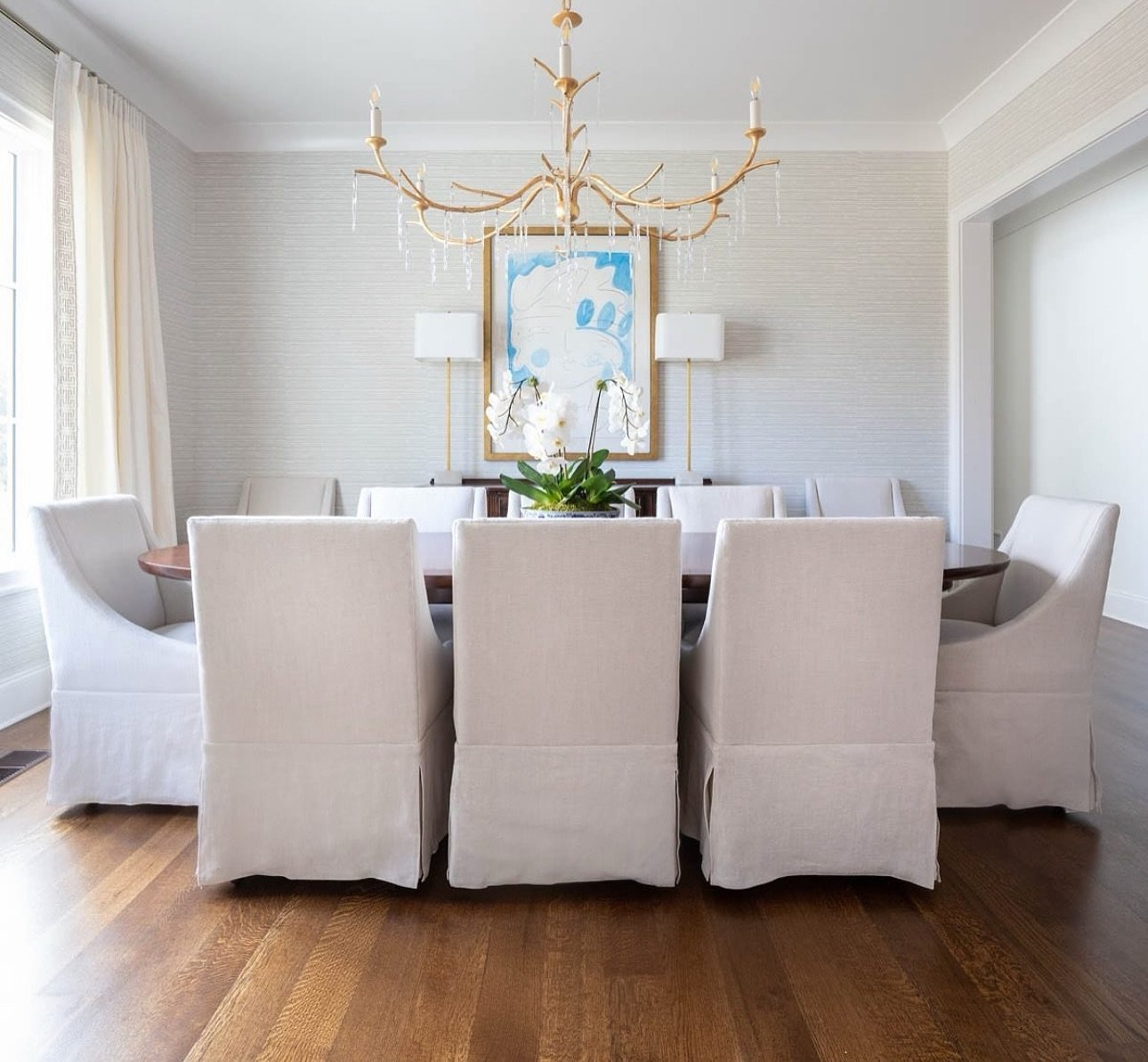 She had us at hello 🩵 

Photography @kristen.mayfield 

#interior #interiordesignersofinsta #interiorforinspo #interiorstyle #interiorstyling #interiors #instagram #instadaily #instalike #instagood #mood