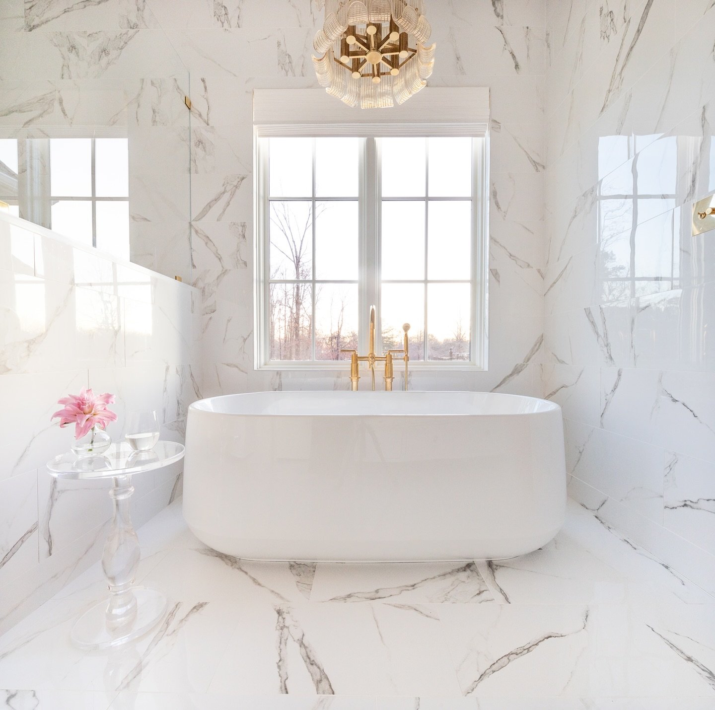 We love her ✨ 

Photography @kristen.mayfield 

#instagram #instagood #instalike #instamood #insta #interiordesign #interior #interiors #inspiration