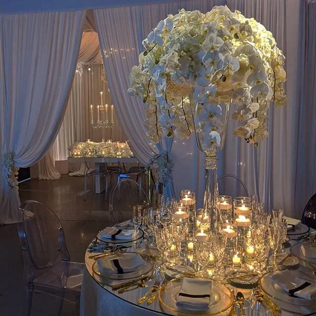 When gorgeous seems like an understatement..... #floraldesigner #luxwedding #centerpieces #sexyflowers #chicagoeventpros #werkwerkwerk