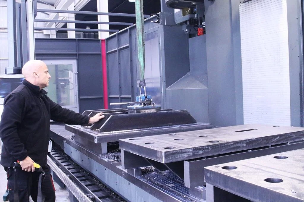 PP200 20 Ton Horizontal Press Brake — Nargesa USA