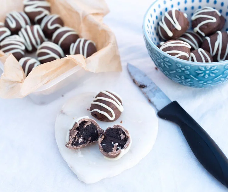 Melt in the Middle Oreo Truffles&nbsp;