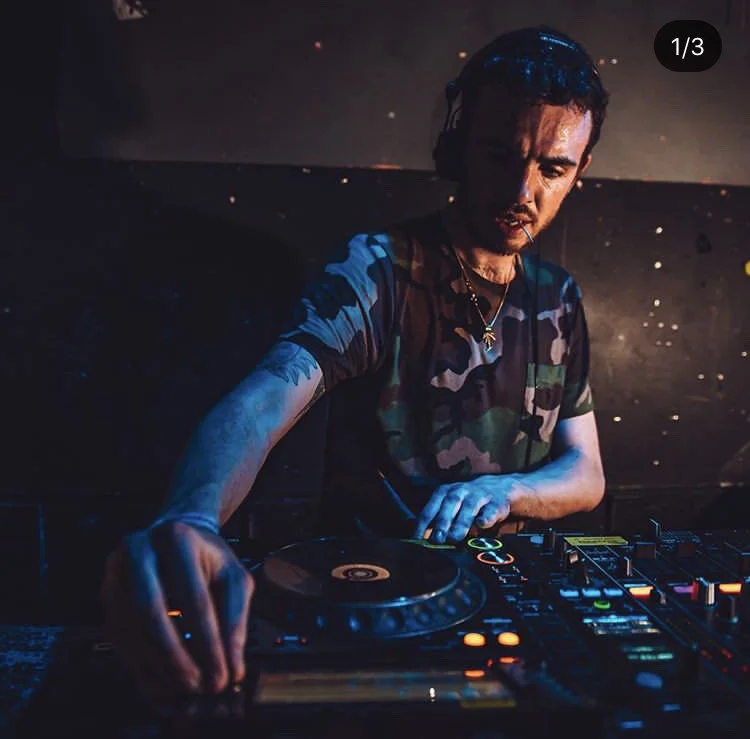 Talking to: Wavezd