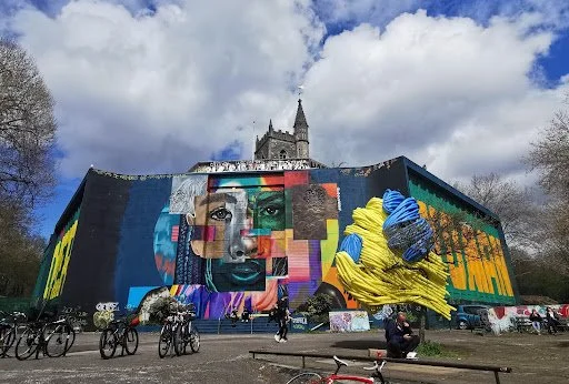 May Arts Review Roundup: An Evening at The Mount Without &amp; Street Art Without Borders