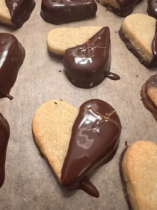 Two Tone Love Cookies: The Perfect (&amp; Easy) Valentines Recipe!