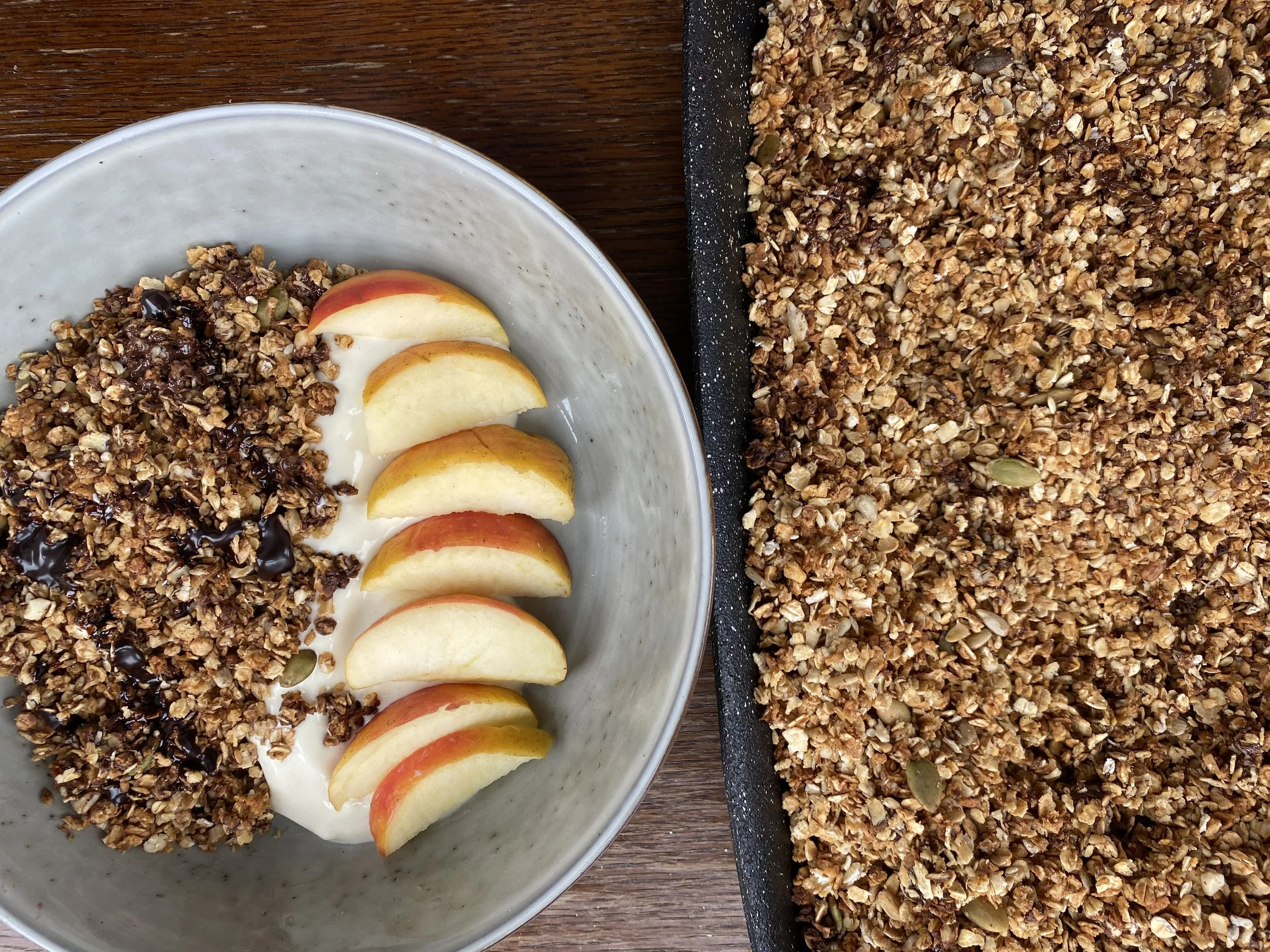 Sweet &amp; simple granola 