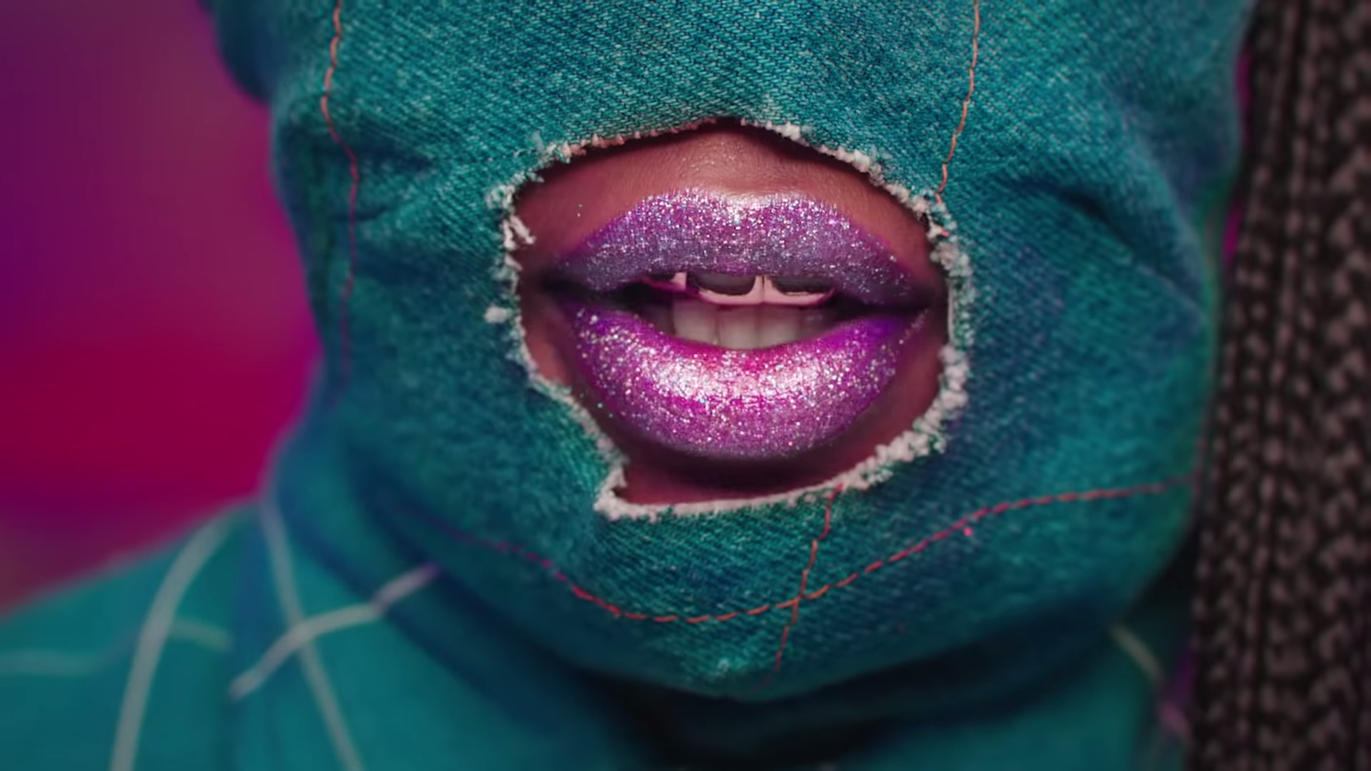 Leikeli47 - M I L K (Official Video) 0-42 screenshot.png