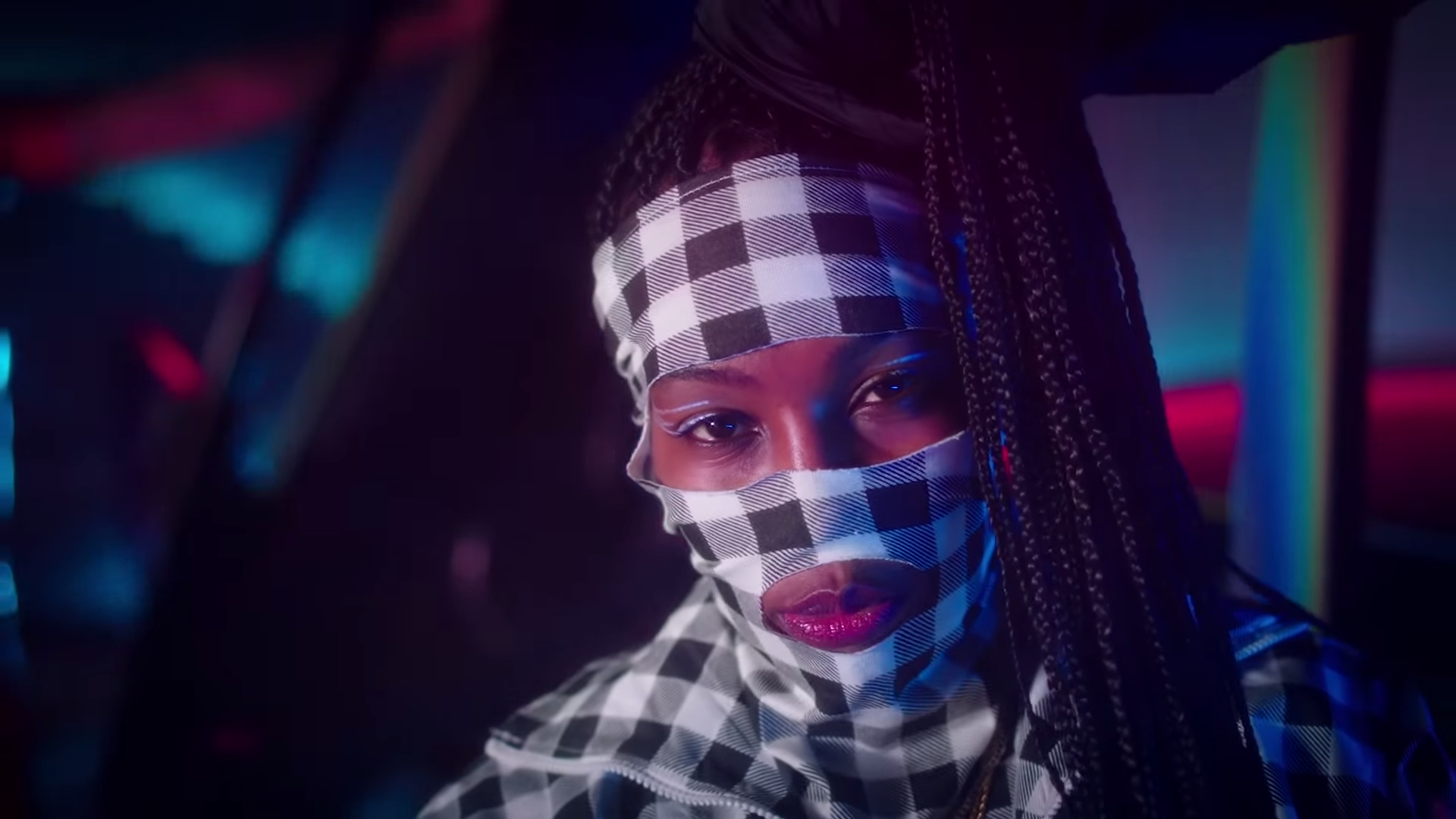 Leikeli47 - M I L K (Official Video) 1-30 screenshot.png