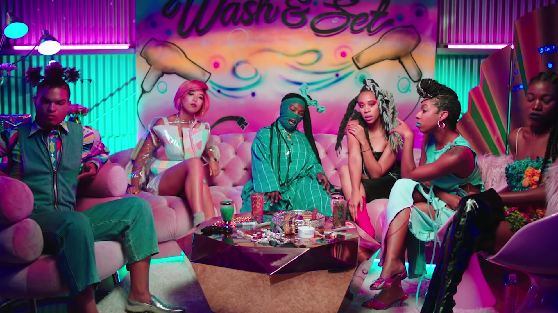Leikeli47 - M I L K (Official Video) 1-12 screenshot.png