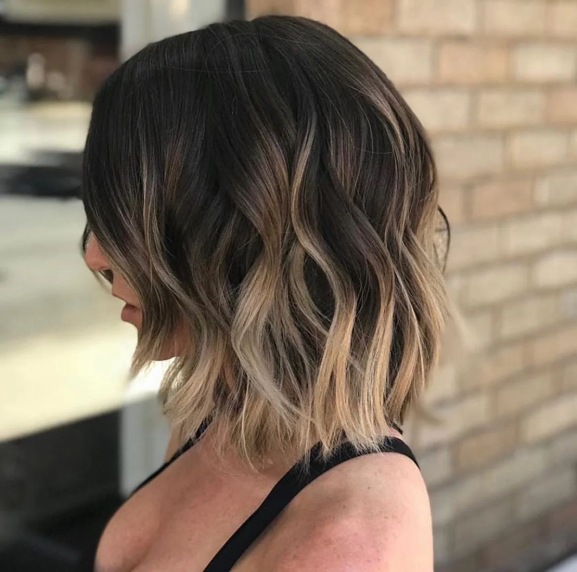 Razor cutting for a softer look and tapered ends. 
&bull;
&bull;
&bull;
&bull;
&bull;
&bull;
&bull;
&bull; #hair #hairstyles #razor #razorcut #orangecountyhairstylist #orangecountyhair #haircut #haircolor