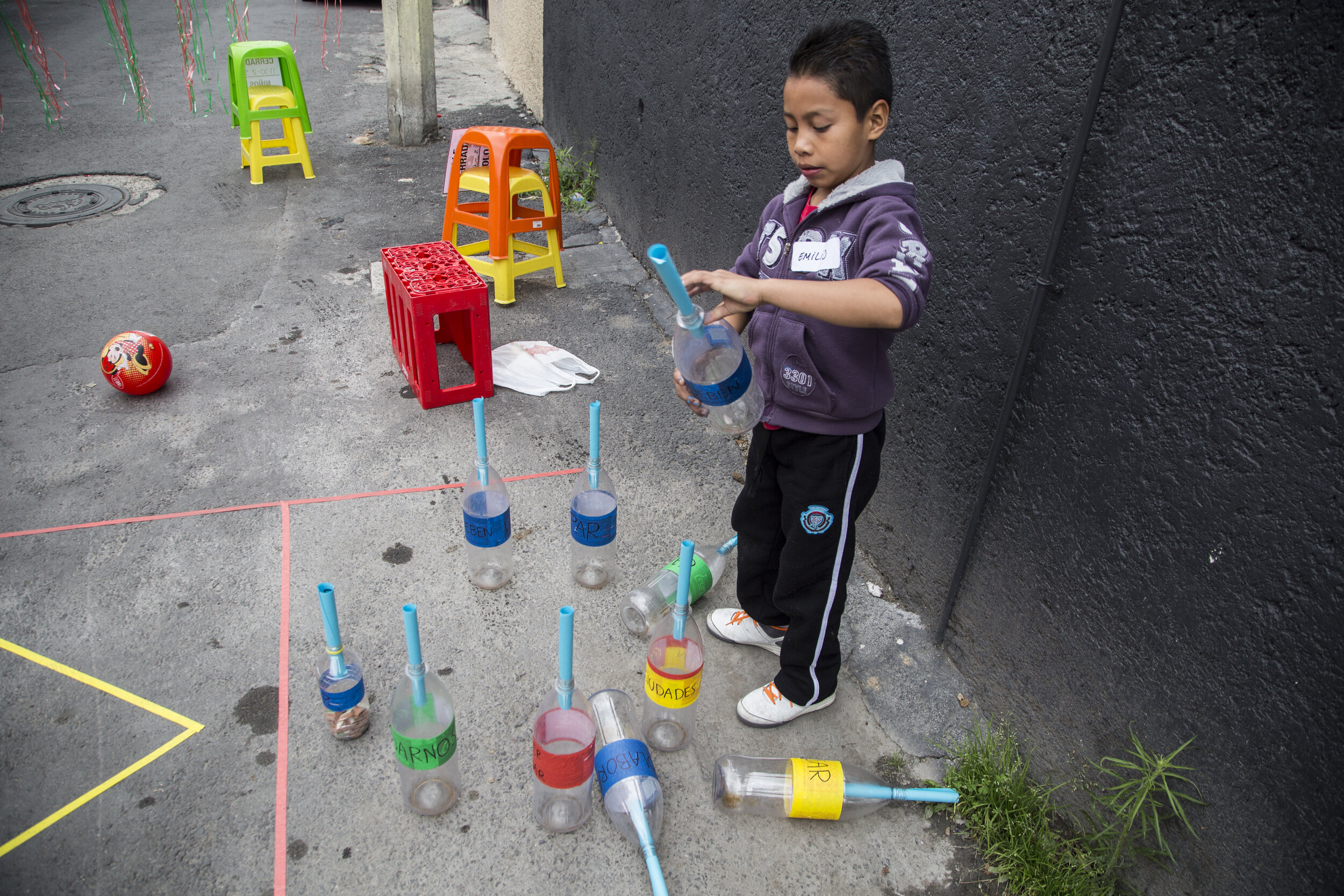  Urban policies have been unsuccessful in considering children’s needs and perspectives, nor have they integrated them in the urban planning process. Children, then, must adapt to existing urban conditions whether or not they are appropriate. Mexico 