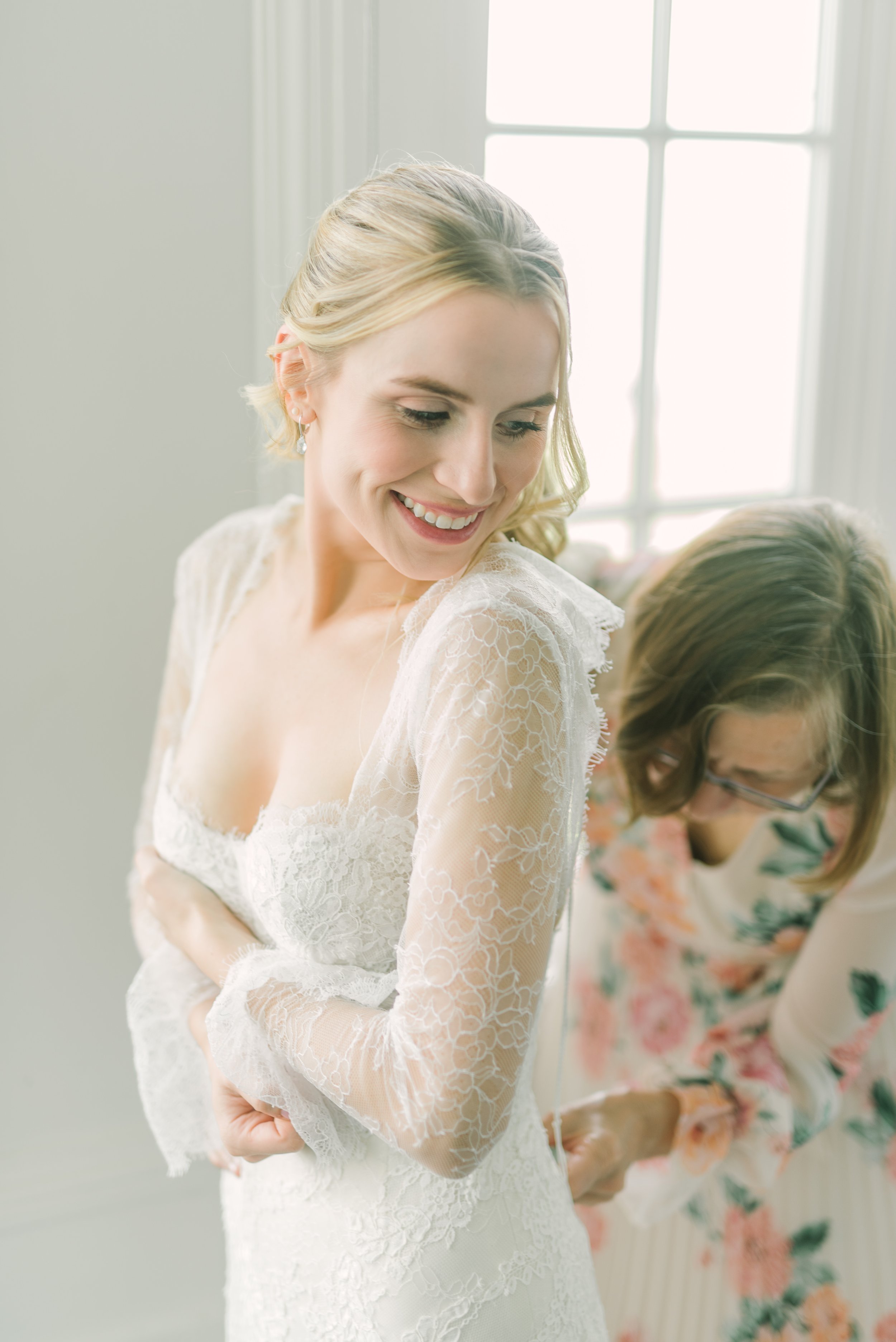 Natural bridal hair and makeup Toronto and Windsor brid soft glam