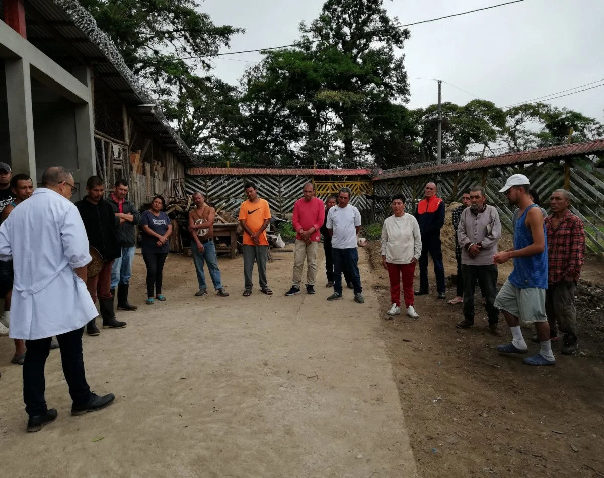 Vocational training project teaching workshop on natural medicine and detoxification