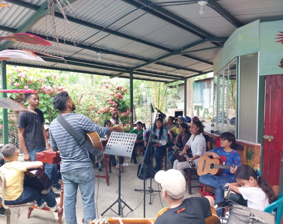 The Sones Segovianos group prepares for end of semester concert