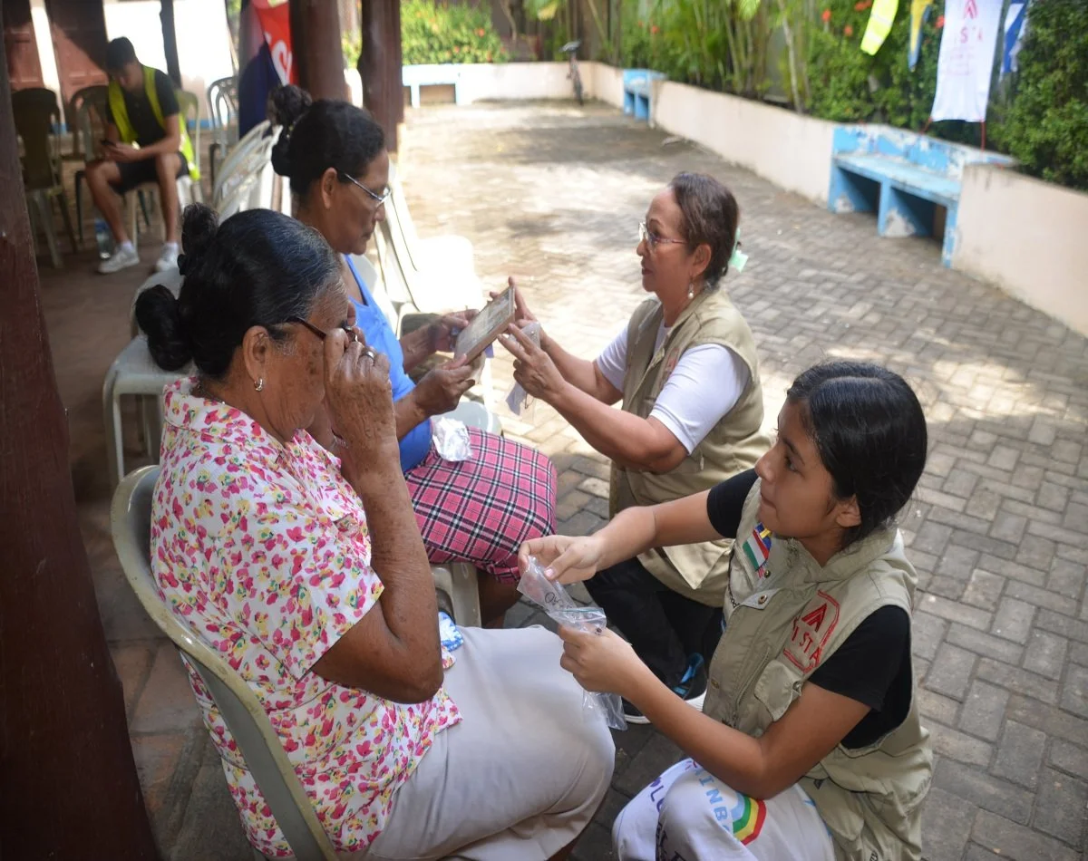 DSC_4638 Asistentes trabajando..jpg