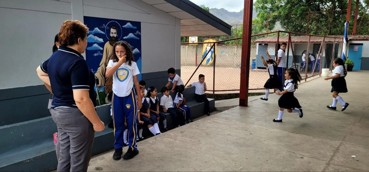 fluor_pueblo_nuevo_junio_04.jpg