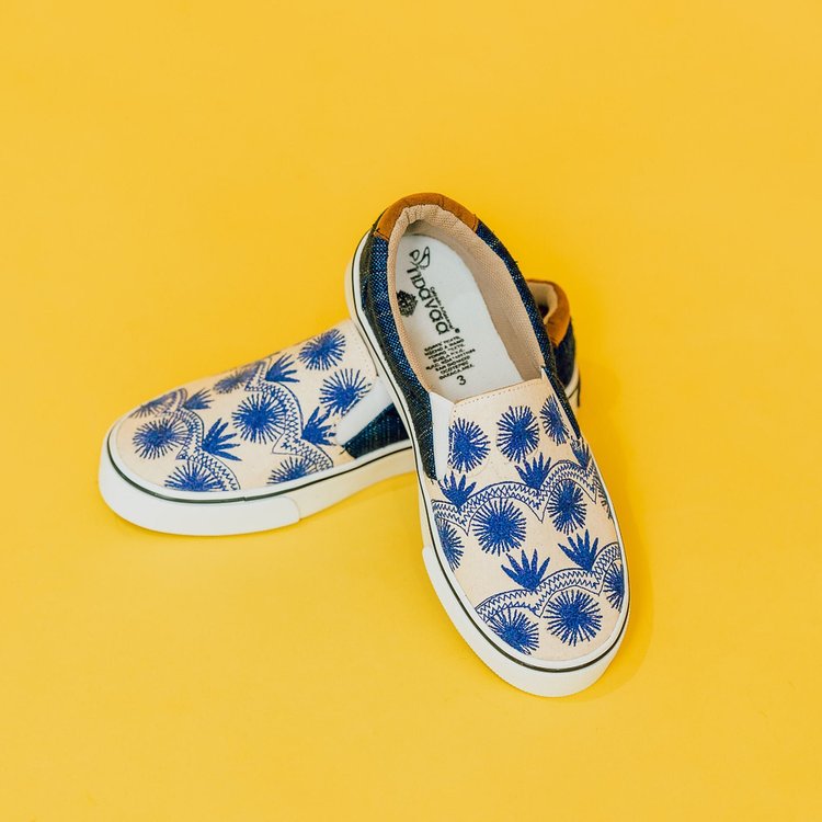 Tenis Bordado Slip On Ayuuk Azul