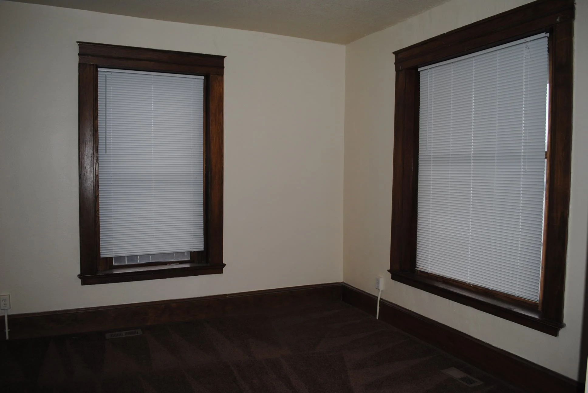 Riverbend Duplexes 1233-1235 7th Inside LR.jpeg