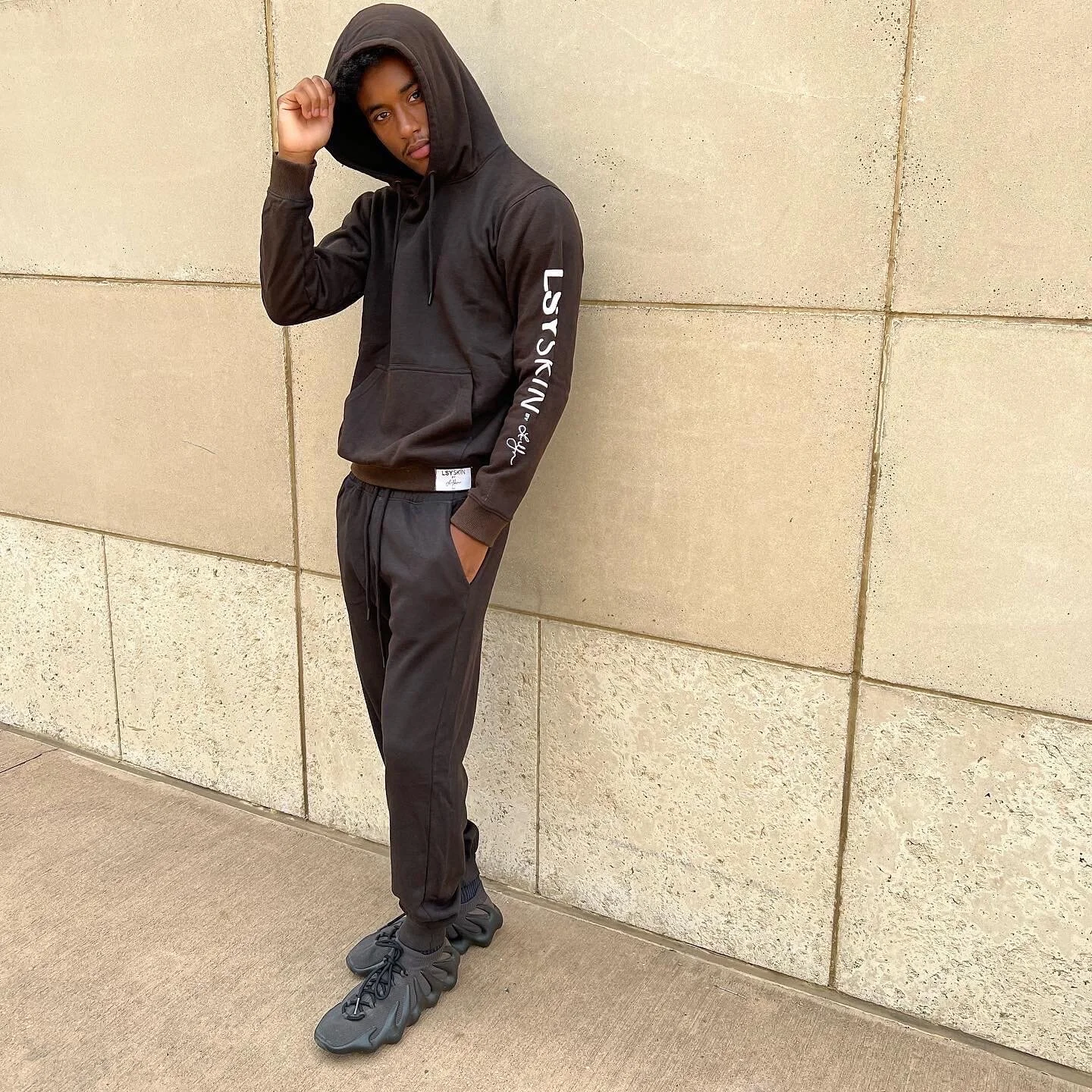 8A9AD8D4-F8D0-4502-98AA-95D2361B8A9A