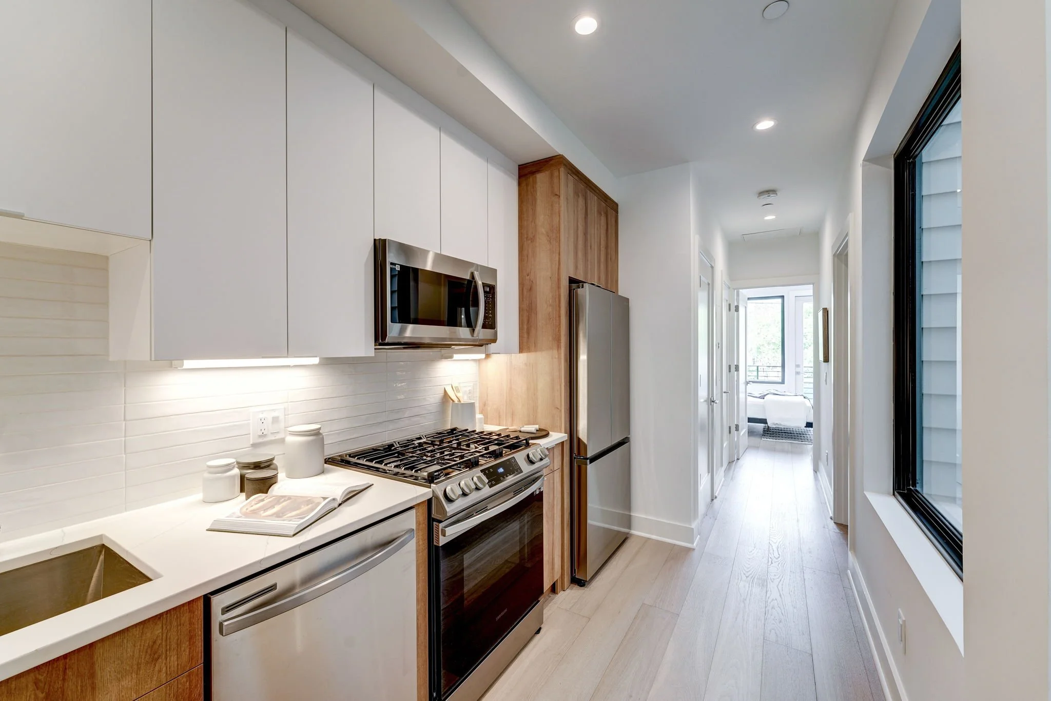 7-web-or-mls-3319 11th St NW #2 (7).jpg