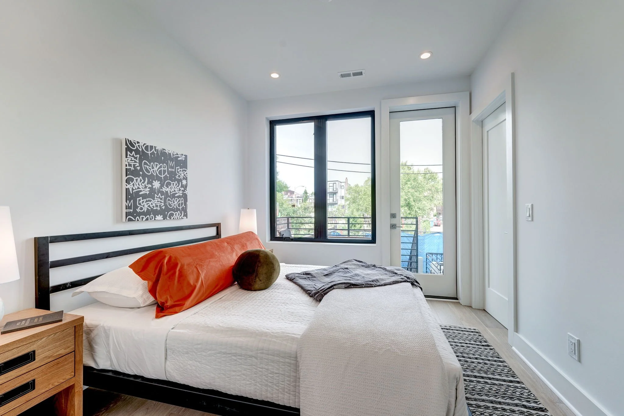 11-web-or-mls-3319 11th St NW #2 (11).jpg