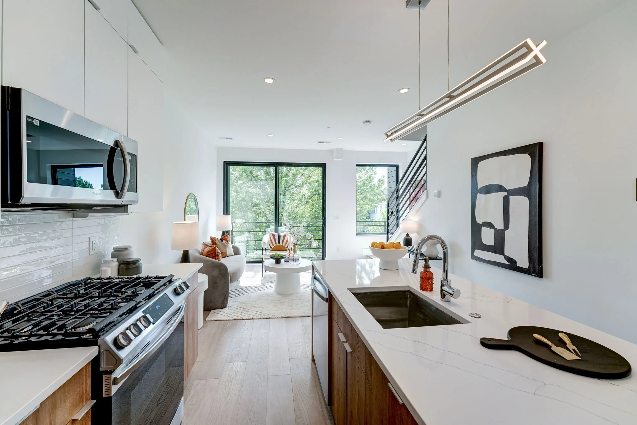 5-web-or-mls-3319 11th St NW #PH1 (5).jpg