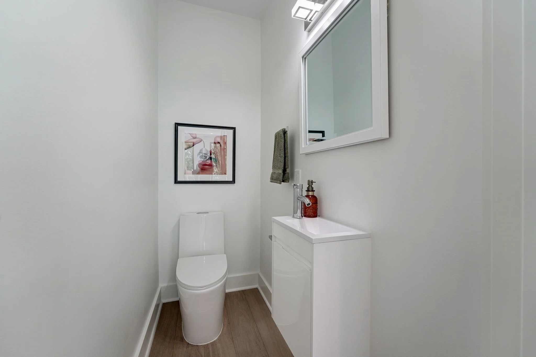 9-web-or-mls-3319 11th St NW #PH1 (9).jpg