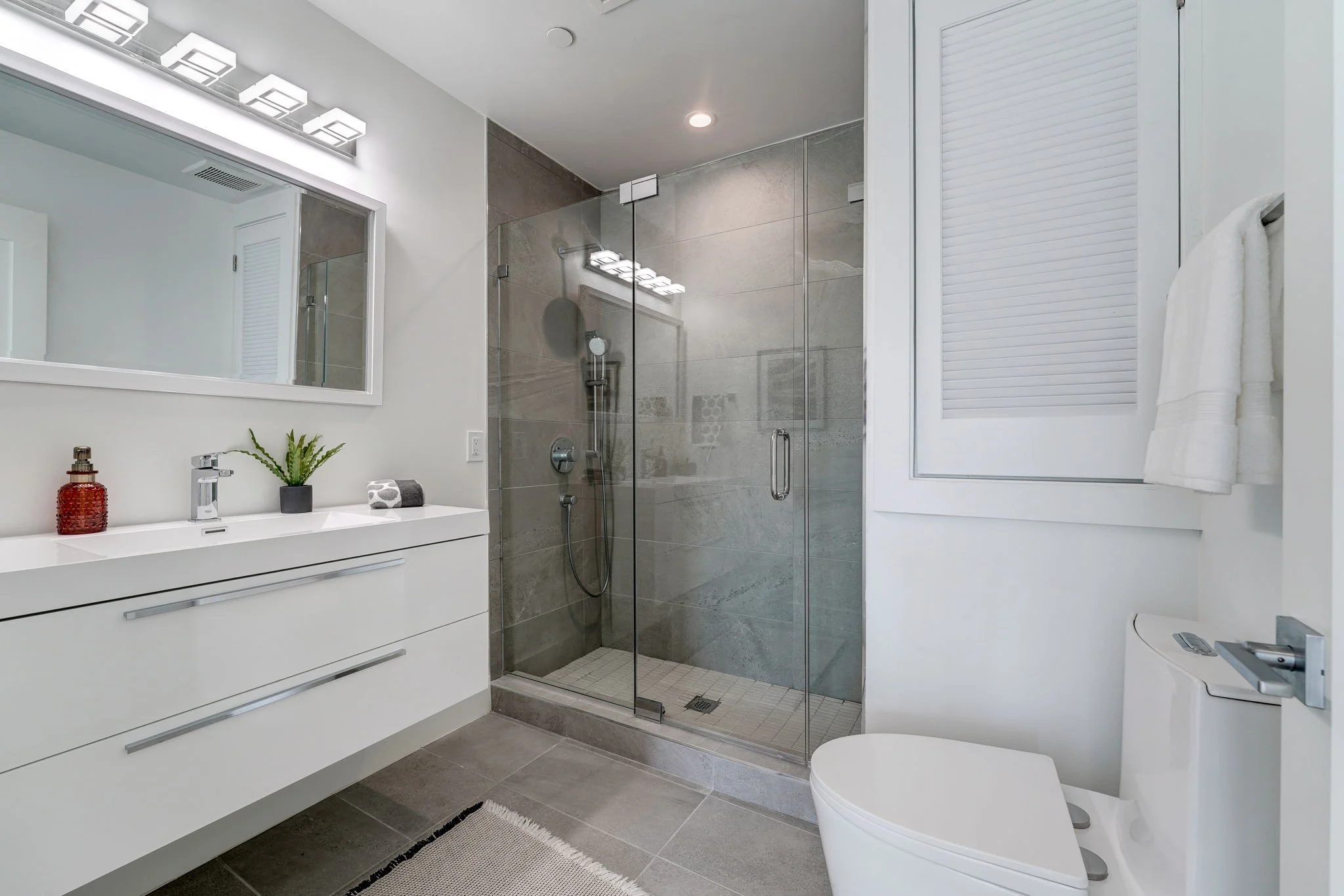 10-web-or-mls-3319 11th St NW #PH1 (10).jpg