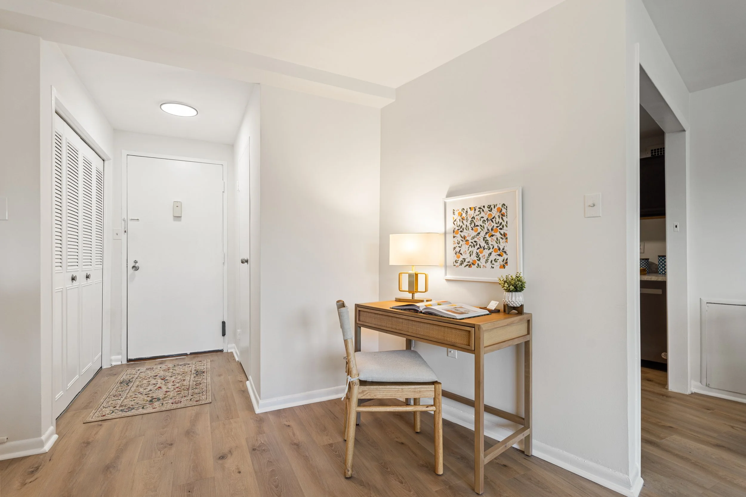 10201 Grosvenor Pl 703 -  0003.jpg