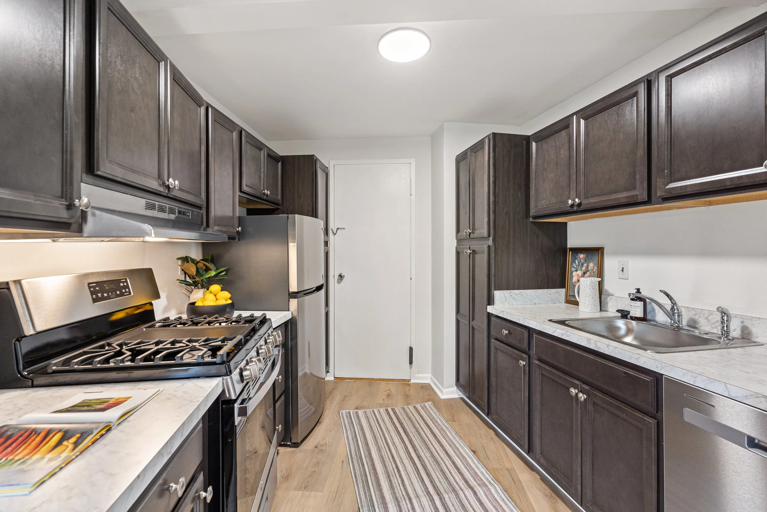 10201 Grosvenor Pl 703 -  0014.jpg