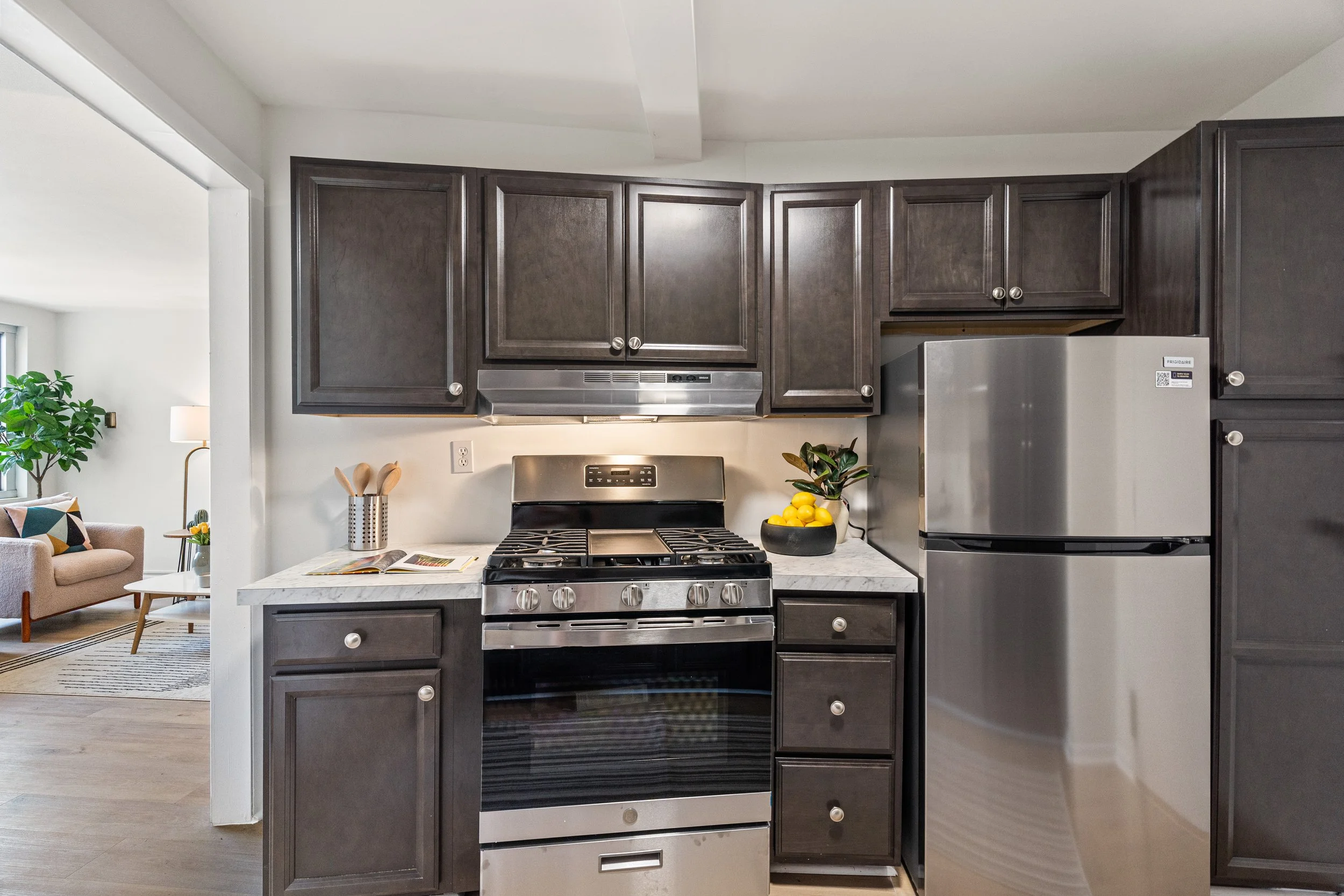 10201 Grosvenor Pl 703 -  0015.jpg