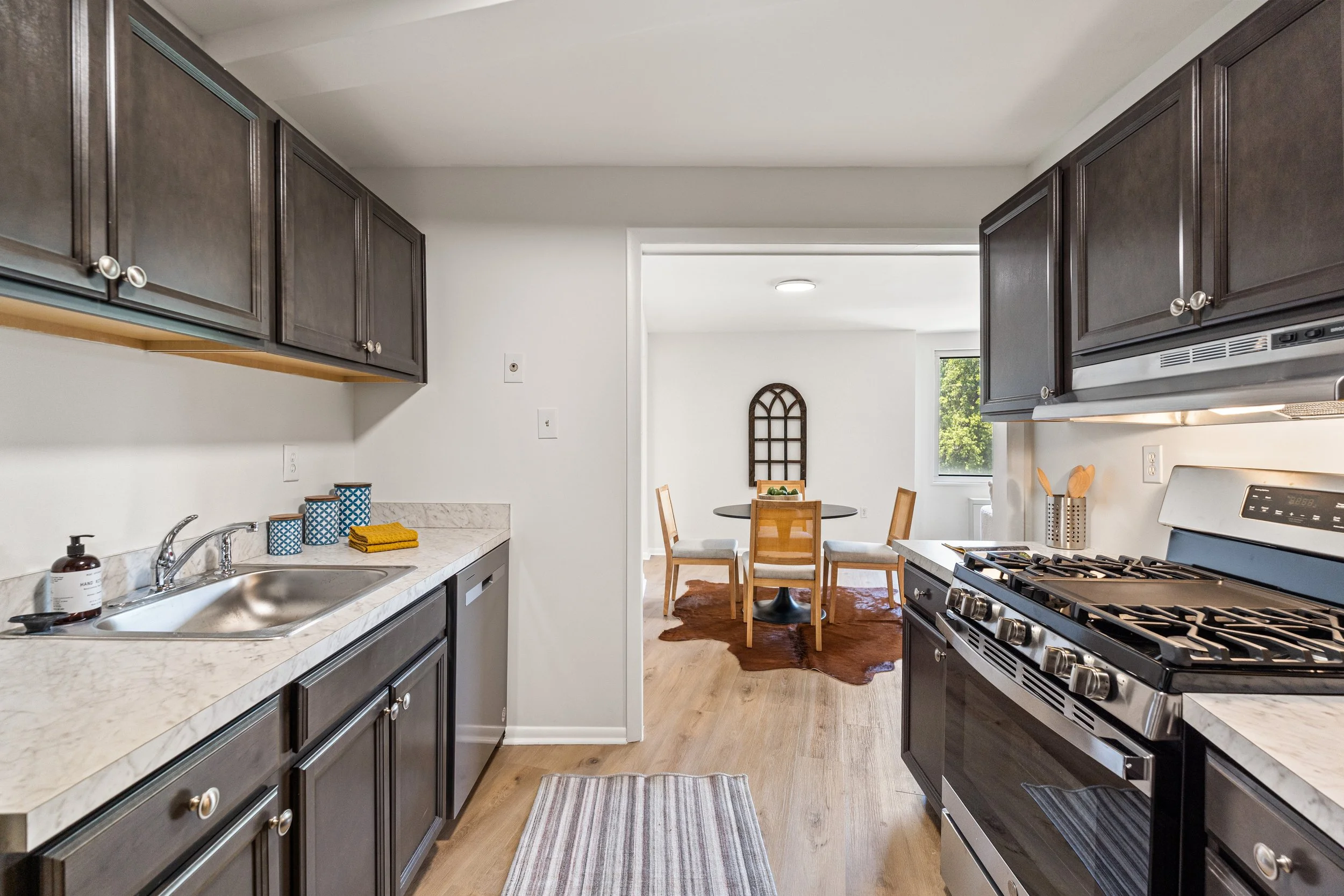 10201 Grosvenor Pl 703 -  0016.jpg