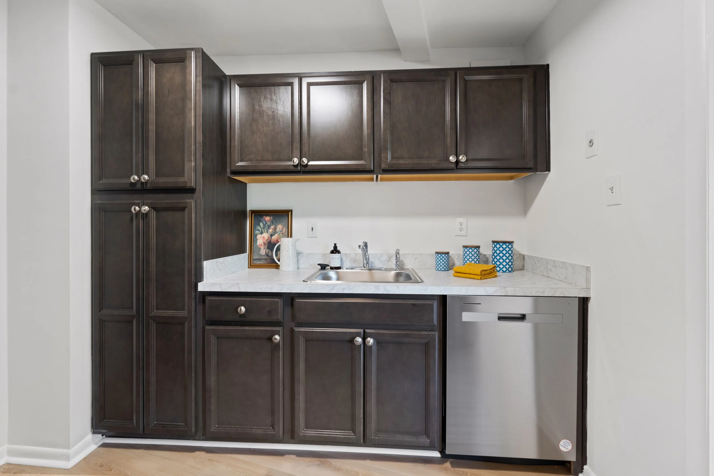 10201 Grosvenor Pl 703 -  0018.jpg
