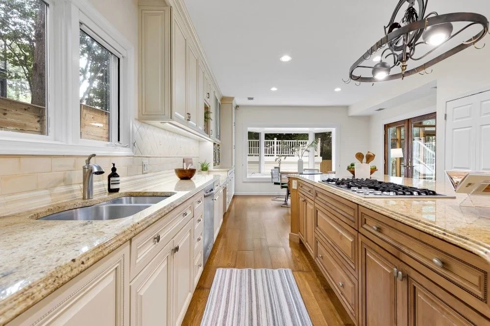 5020 Klingle - 18.jpeg