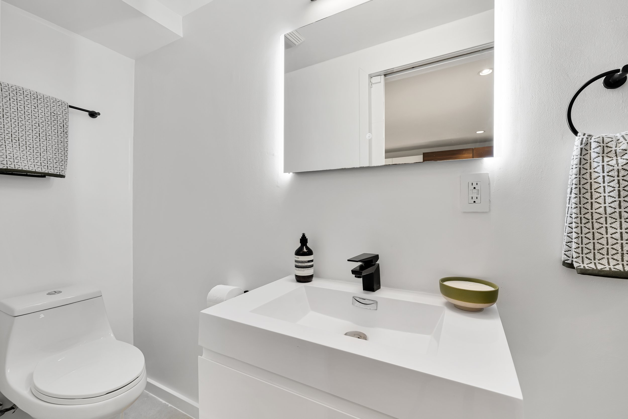 4114 Arkansas Ave NW-0021.jpg