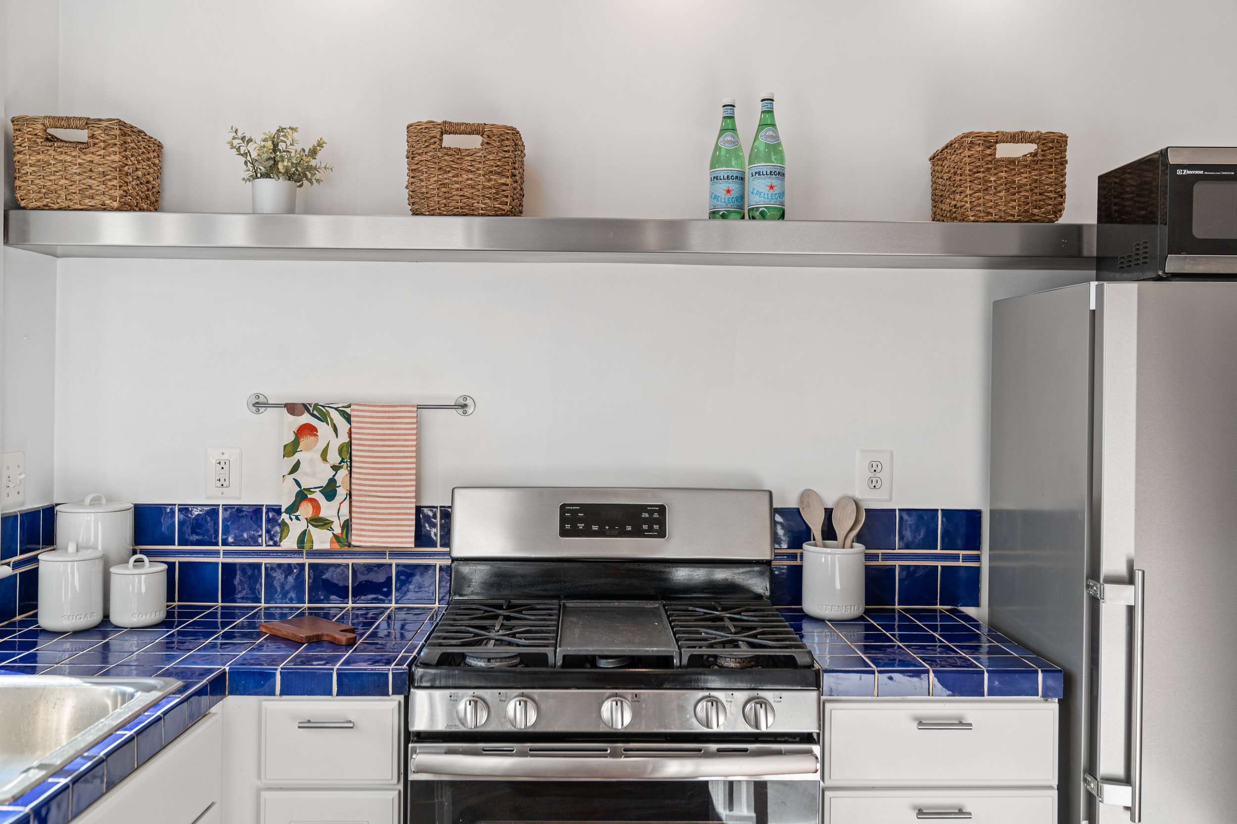 2525 12th St NW - 0062.jpg