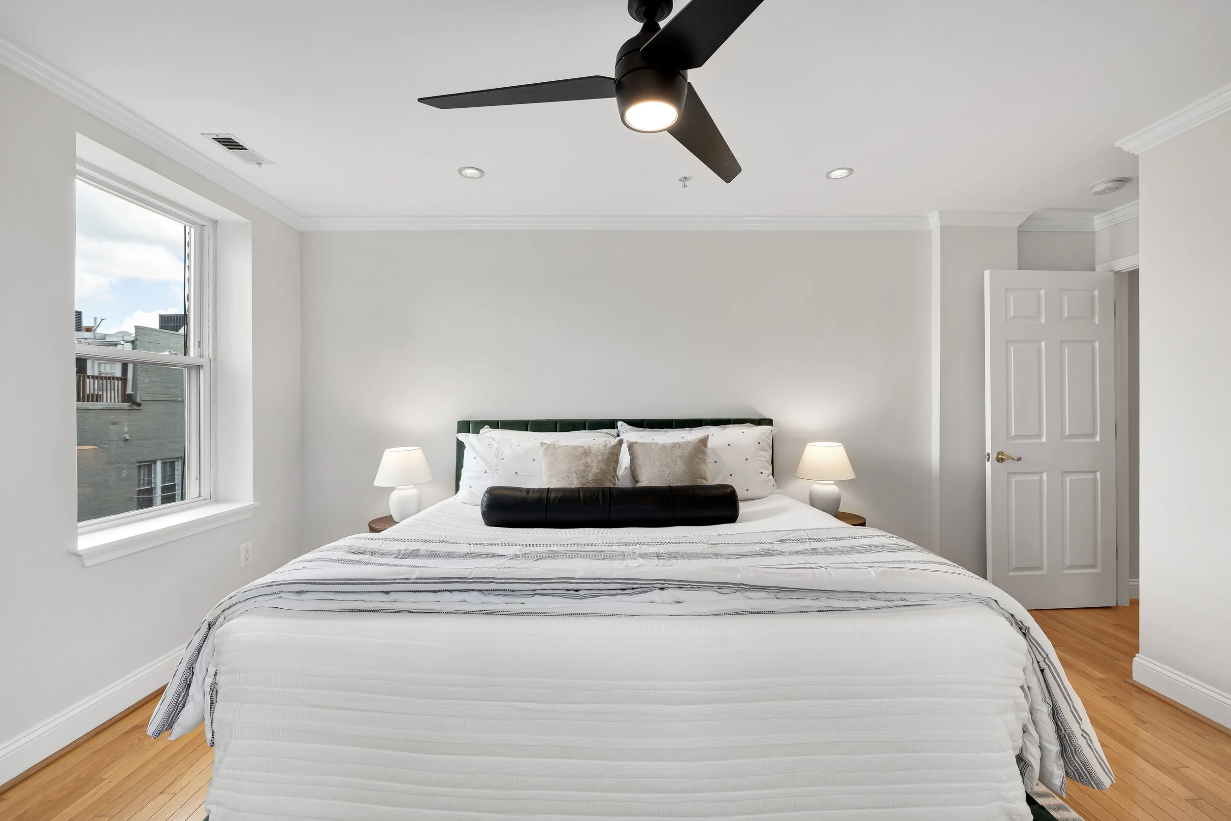 1109 O St NW 401-0027.jpg