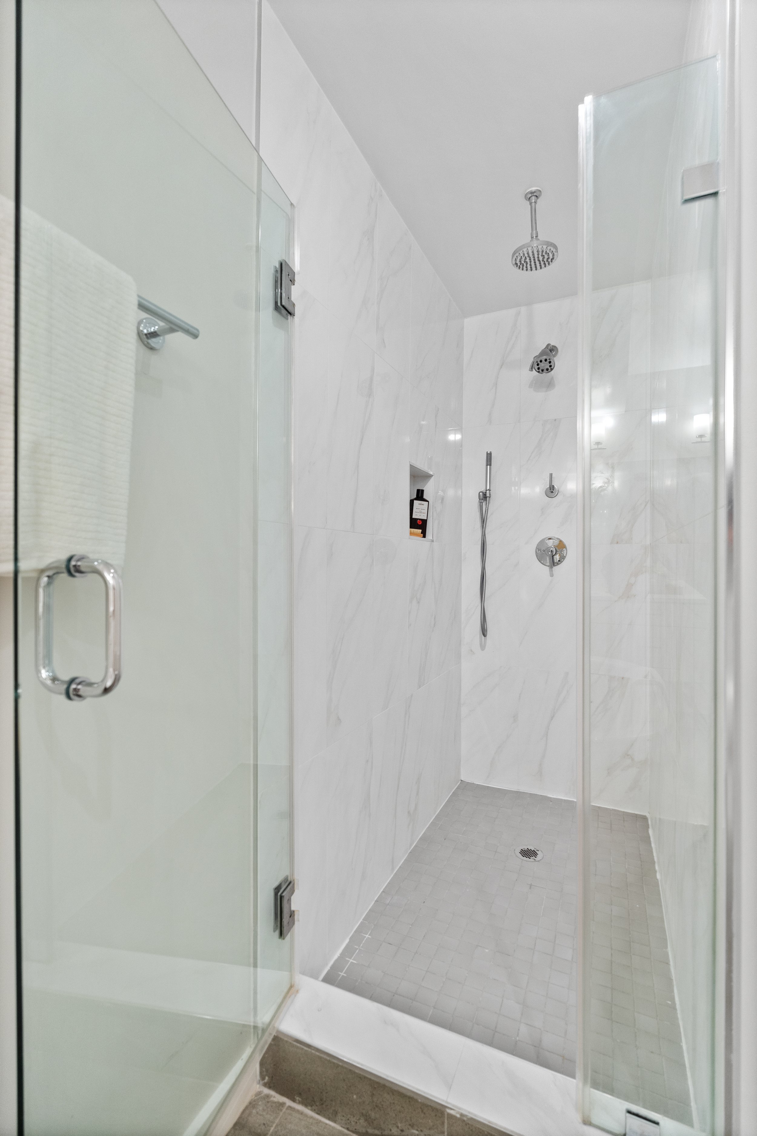 3915 Fulton St NW unit 2 - 0035.jpg