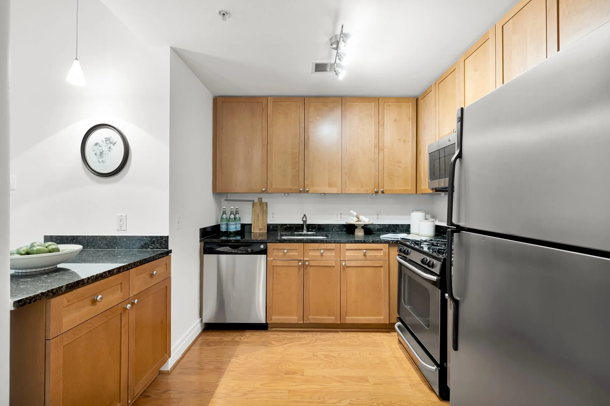 2120 Vermont Ave NW 109-0006.jpg