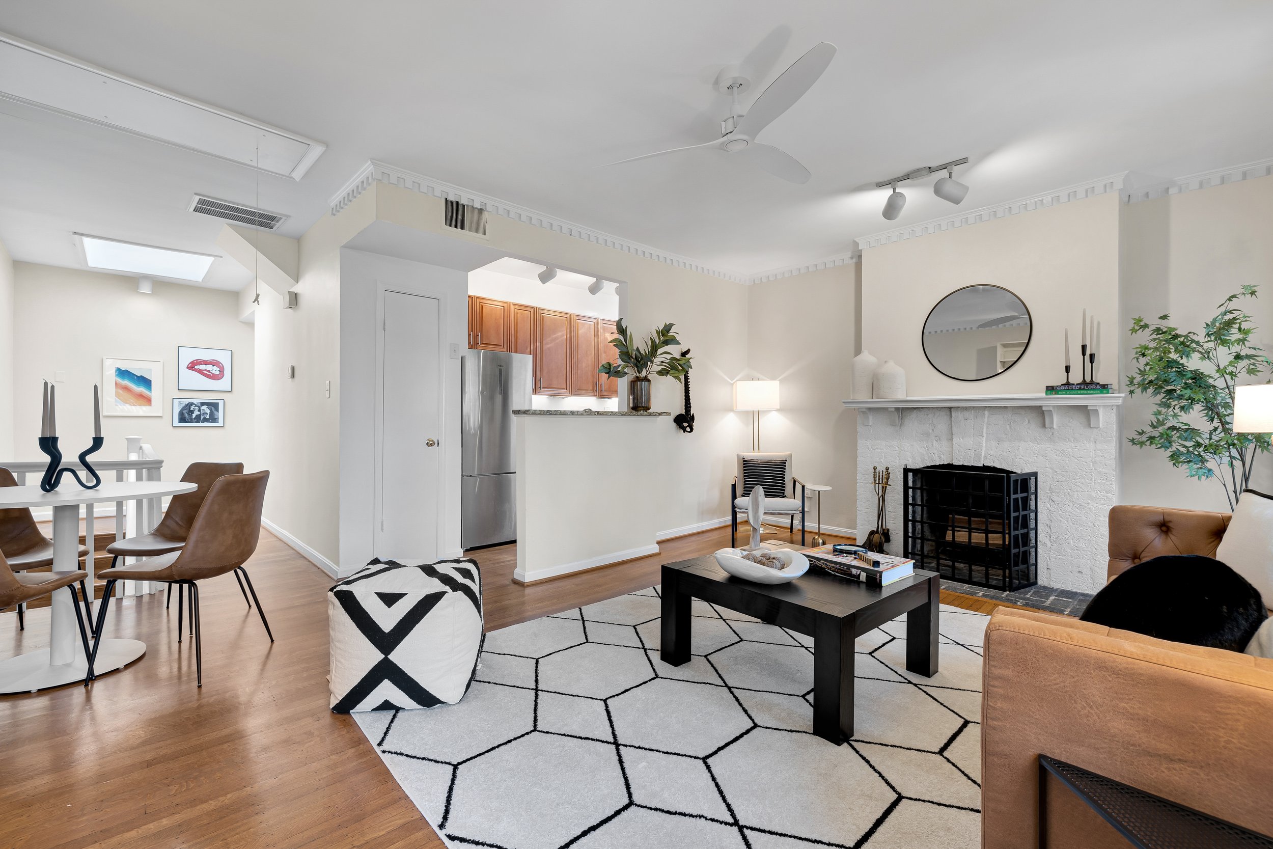 2339 Ashmead Pl NW 5-0010.jpg