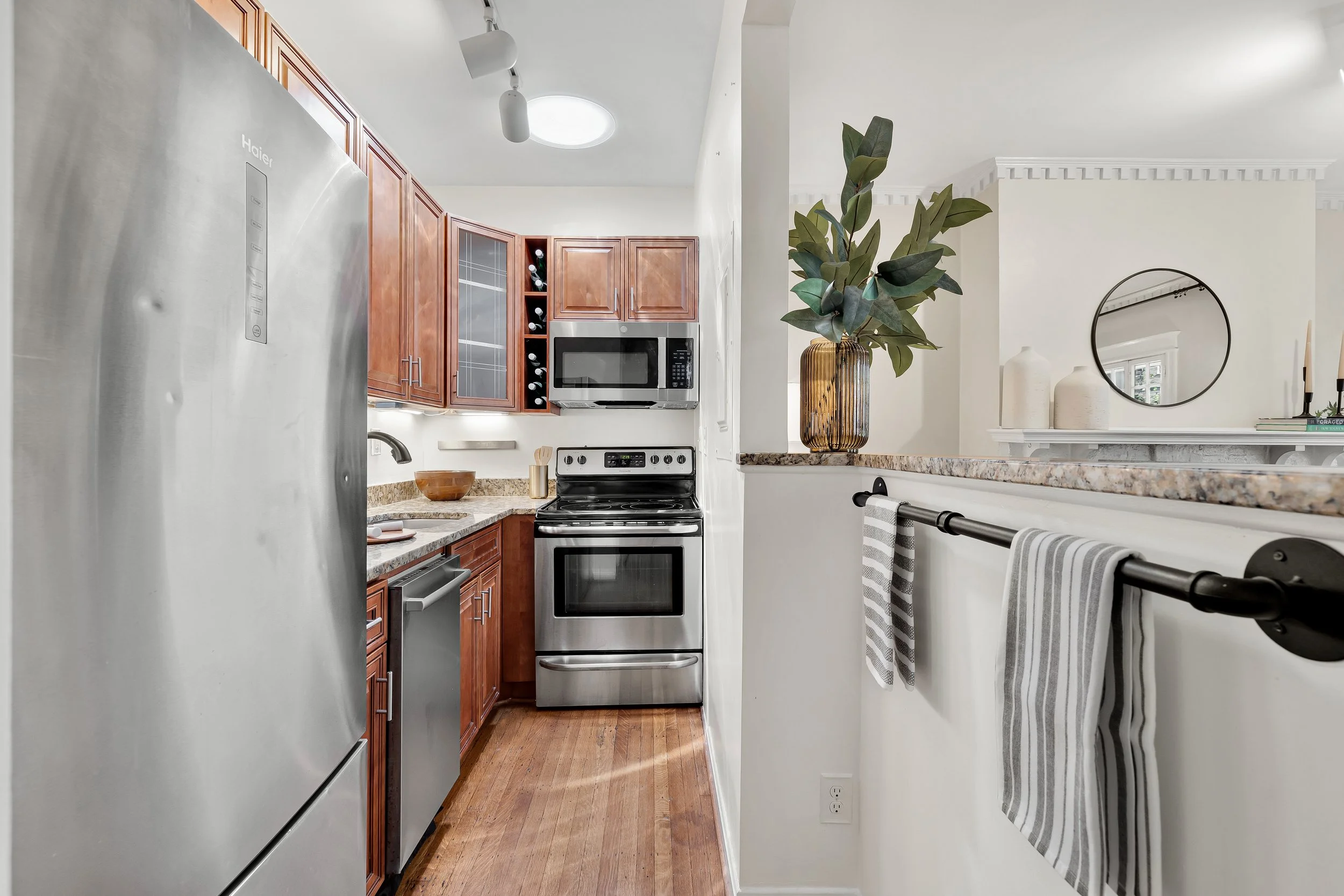 2339 Ashmead Pl NW 5-0017.jpg