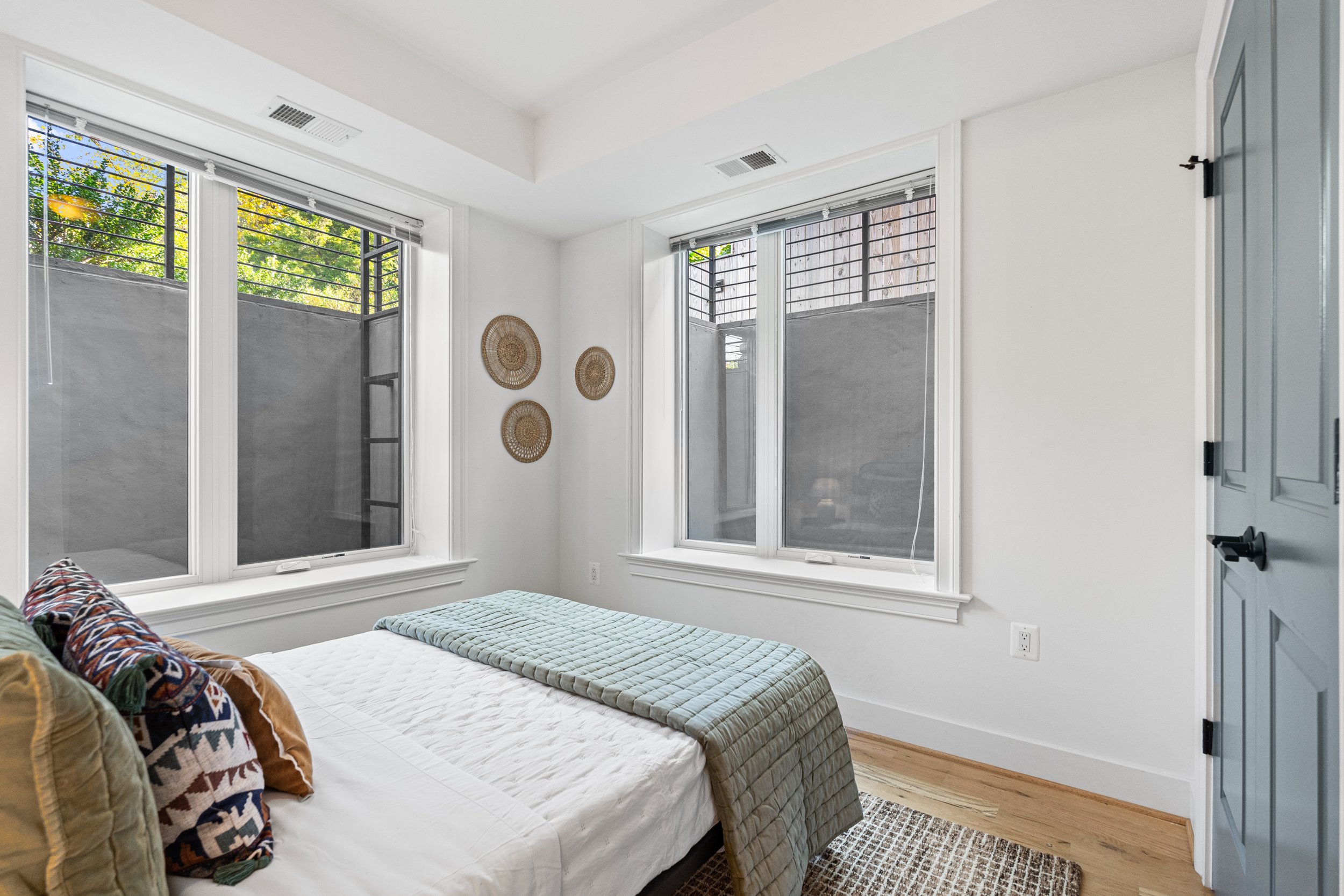 1007 bryant st ne - 0015.JPG