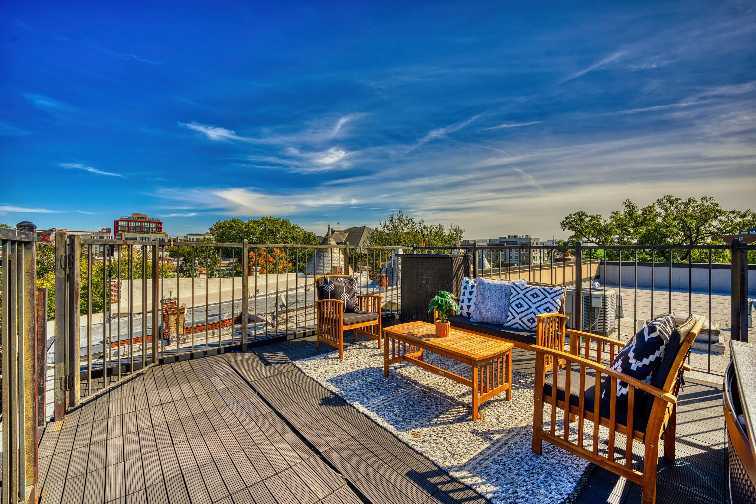 _EMB8545_HDR.jpg