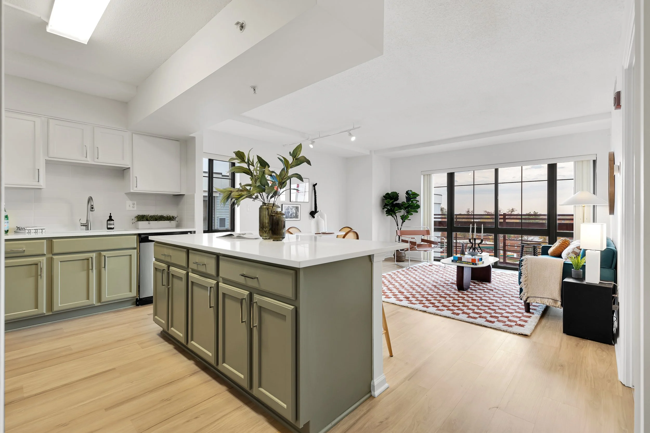7915 Eastern Ave NW 914-0010.jpg