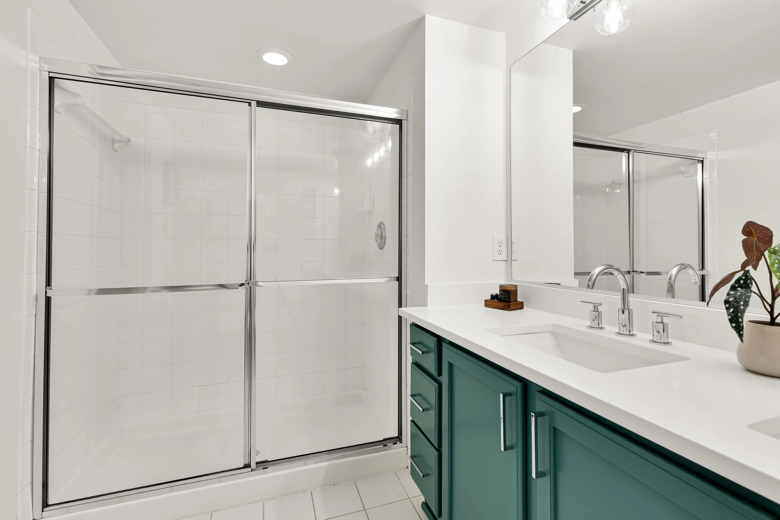 7915 Eastern Ave NW 914-0034.jpg
