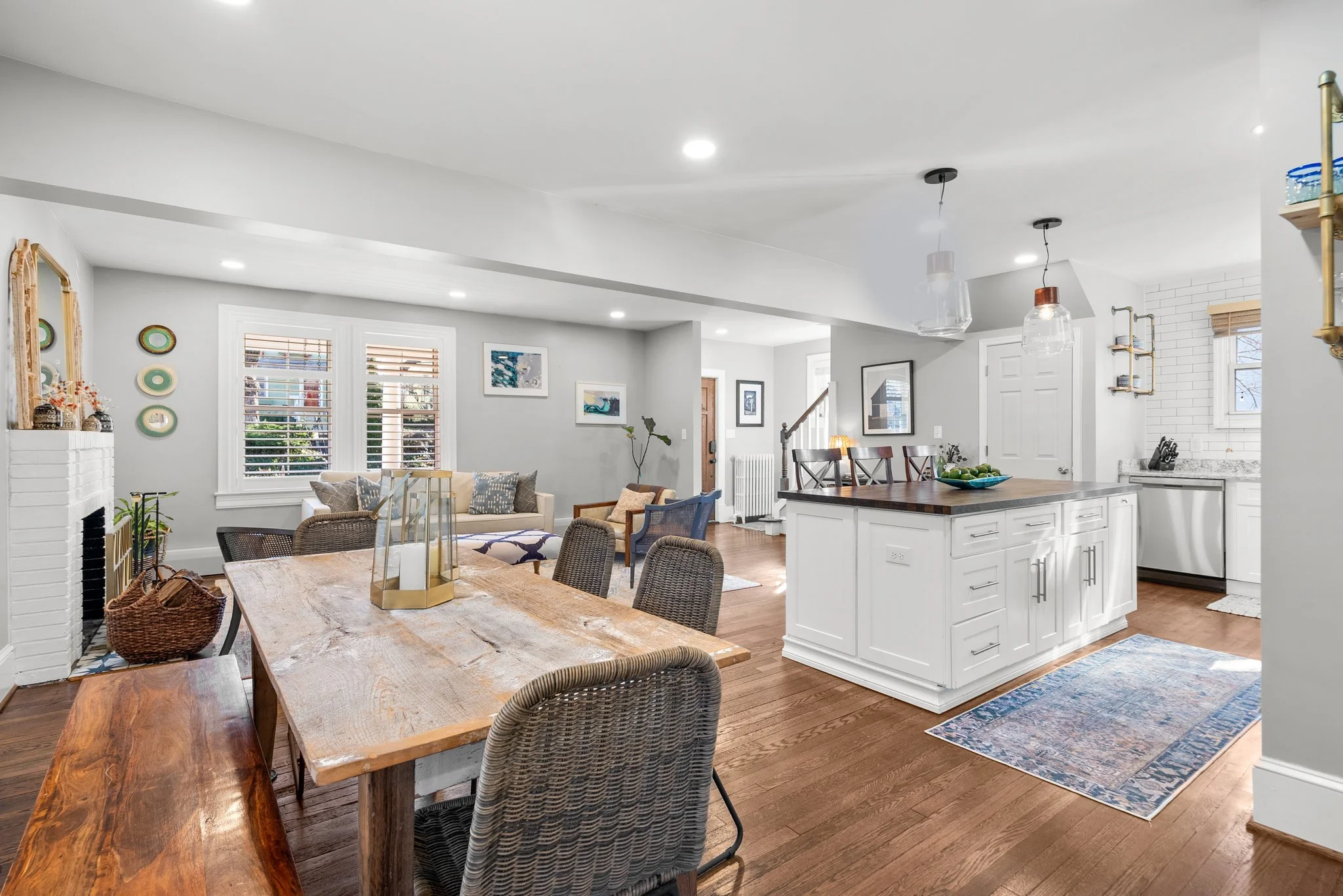 14-web-or-mls-14. 7406 Carroll Ave.jpg