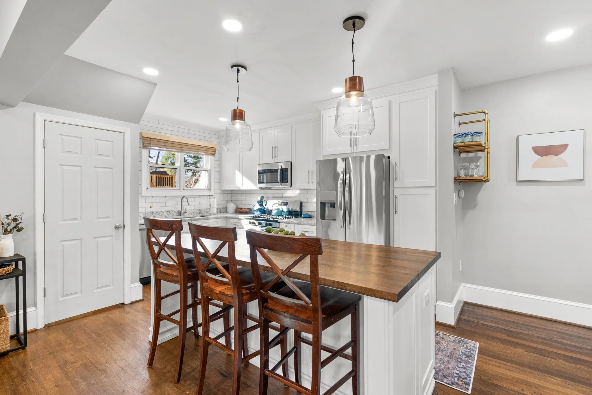 19-web-or-mls-19. 7406 Carroll Ave.jpg
